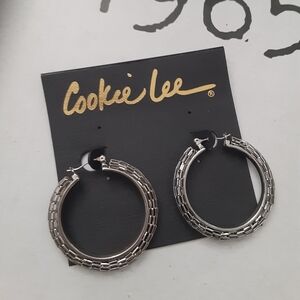 NWT COOKIE LEE SILVER MESH HOOP EARRINGS